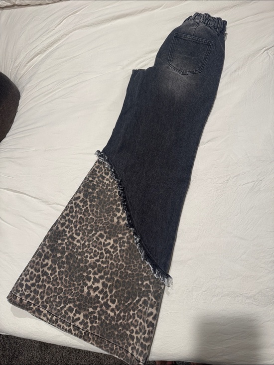 Fashion Nova Denim - Fashion Nova Black Denim Wide-Leg Jeans with Leopard Panel